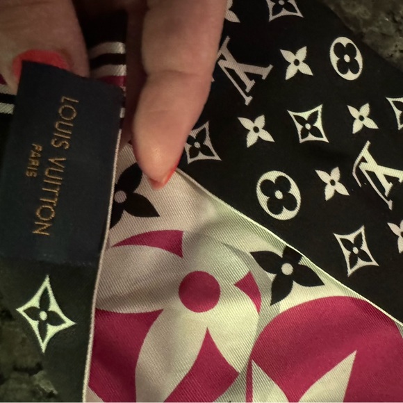 Louis Vuitton Monogram Bandeau Fuchsia and Midnight - Picture 2 of 5